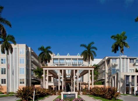 Good sam west palm - VIP food and beverage menu. Lilly Pulitzer designer accessories for mother and baby. Robe. Swaddle set. Tote bag. And more. For more information and to book your room, please call 561-650-6386. 